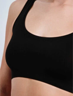 HANRO Touch Feeling Vest Top -Reisi Clothing Shop 263 1000262 1810 BLACK ALT03