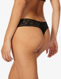 HANKY PANKY Low-rise Stretch-jersey Lace Thongs Pack Of Three -Reisi Clothing Shop R03674251 BLACKWHITECHAI ALT02
