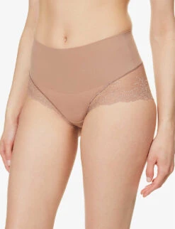 Spanx Undie-tectable Floral-lace Woven Briefs -Reisi Clothing Shop R04126543 CAFEAULAIT ALT02