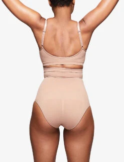 Sculpting High-rise Stretch-woven Briefs -Reisi Clothing Shop R04134837 SIENNA ALT03