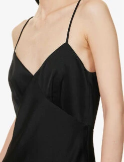 Selce V-neck Woven Maxi Dress -Reisi Clothing Shop R04156404 BLACK ALT05