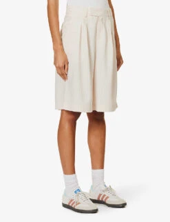 Vivian Striped Woven Shorts -Reisi Clothing Shop R04186471 BEIGEPINSTRIPE ALT02